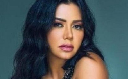 رانيا يوسف تثير الجدل بإطلالتها الجديدة - صورة